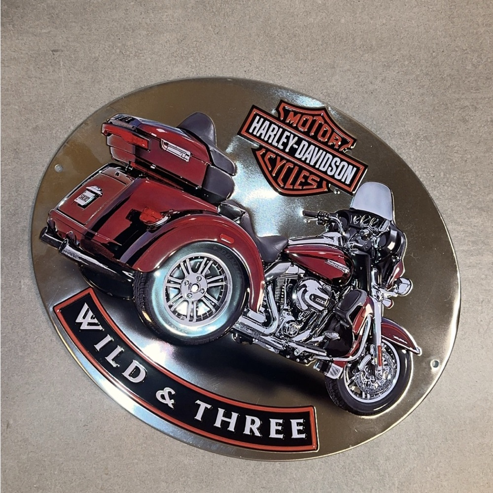 Harley-Davidson Silver and Red Motorcycle Sign